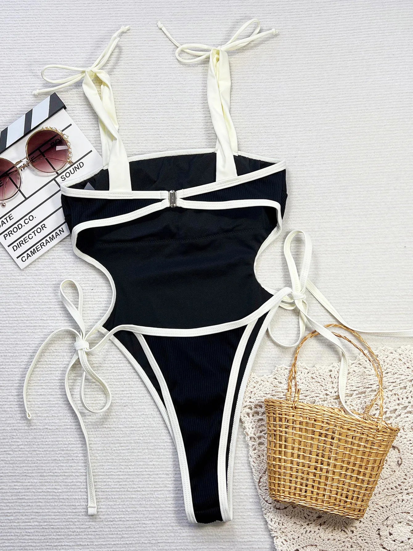 Linea — Le maillot une pièce noir et blanc qui affine